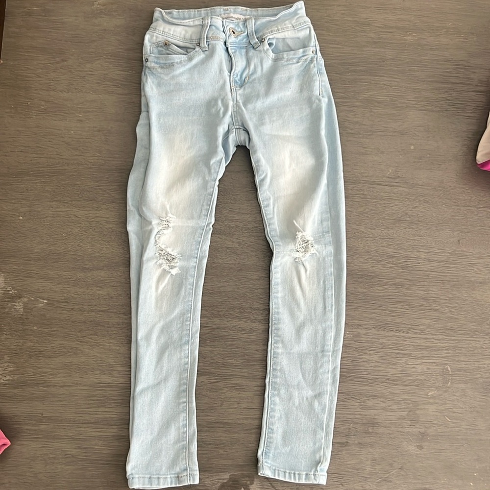 YMI jeggings with holes